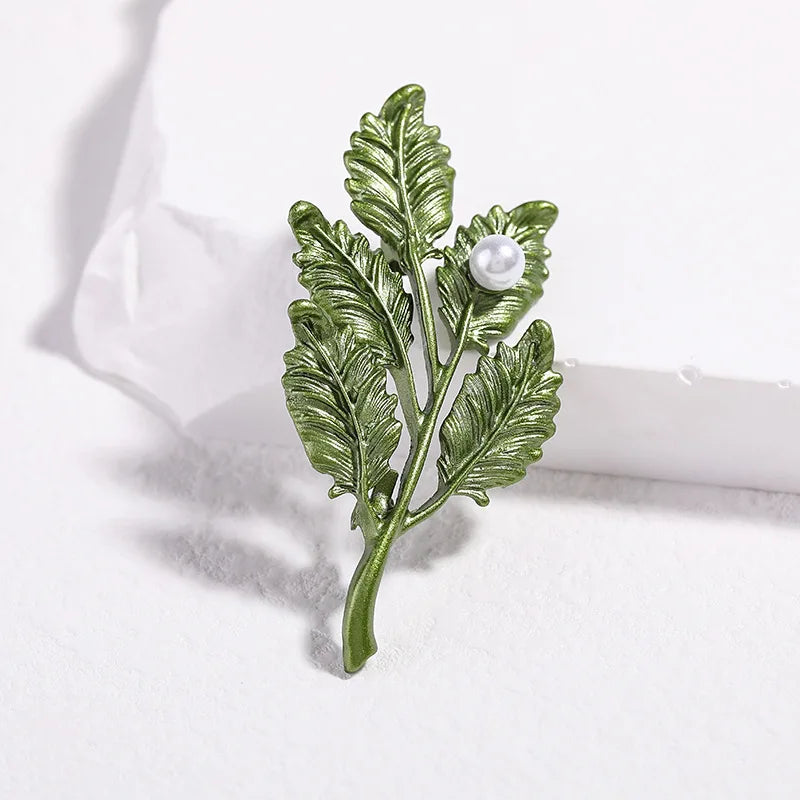 Women Vintage Flower Pearl Brooches Pins
