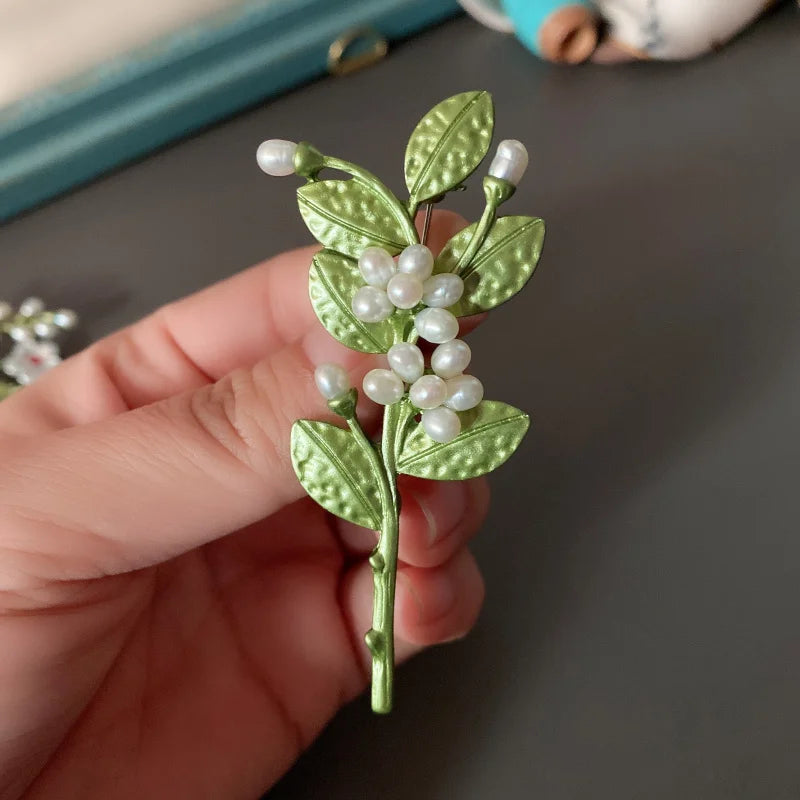 Women Vintage Flower Pearl Brooches Pins