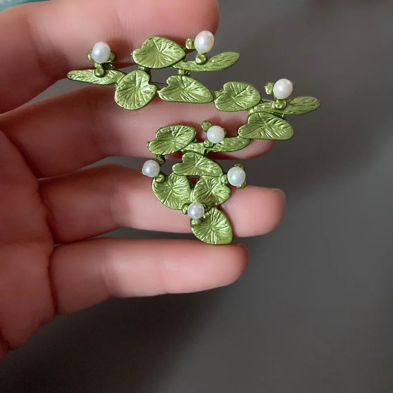 Women Vintage Flower Pearl Brooches Pins