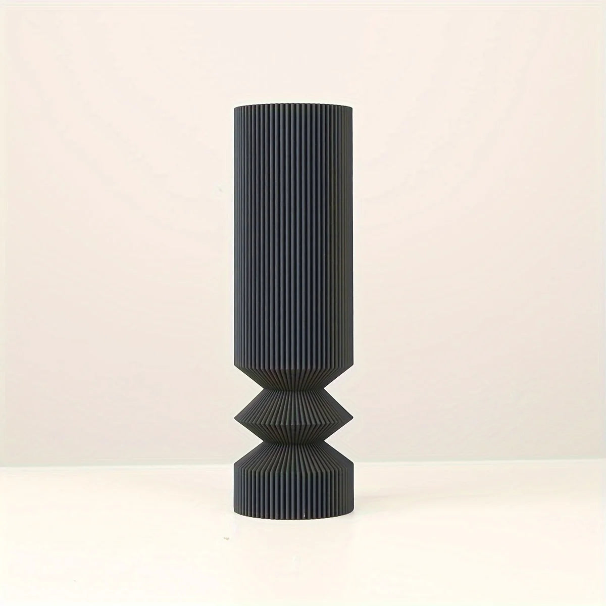 1 Nordic Black Plastic Vase
